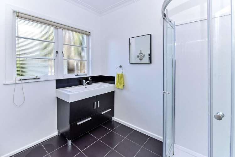 11b View Road Papakura_13