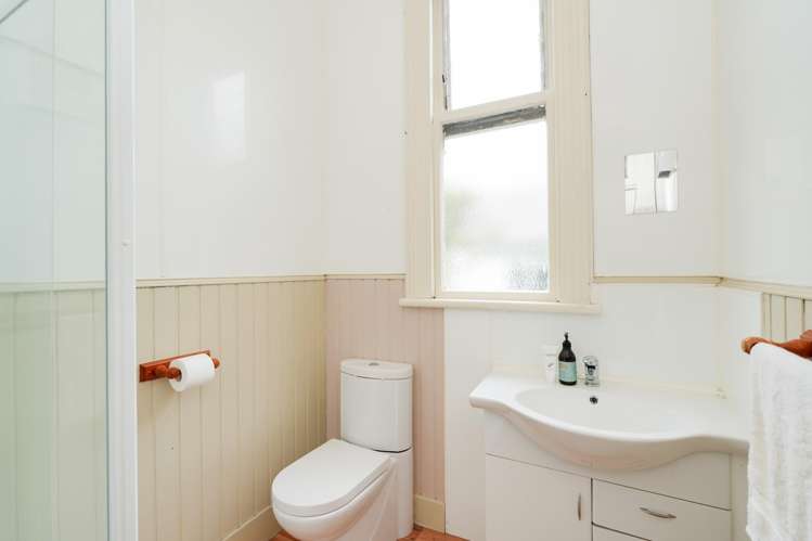 67 Russel Street Gladstone_17