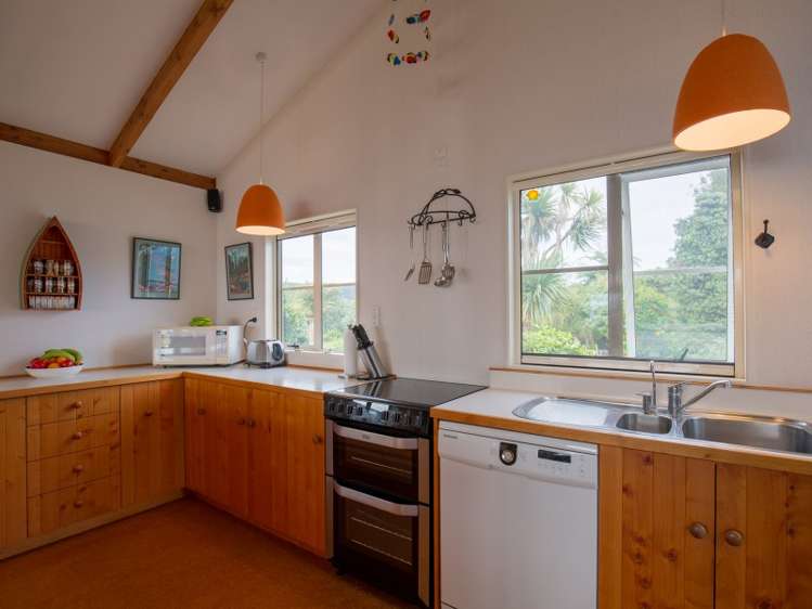 46 Bishop Road Parapara_5