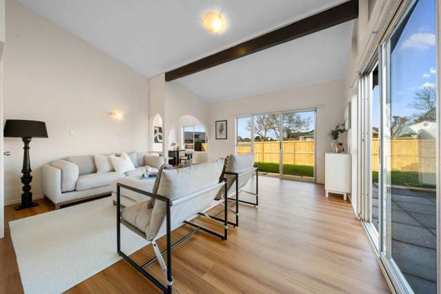 2/30 Whiteacres Drive Sunnyhills_2