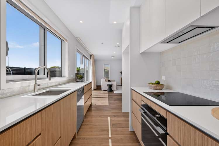 1/11 West Place Greenmeadows_10