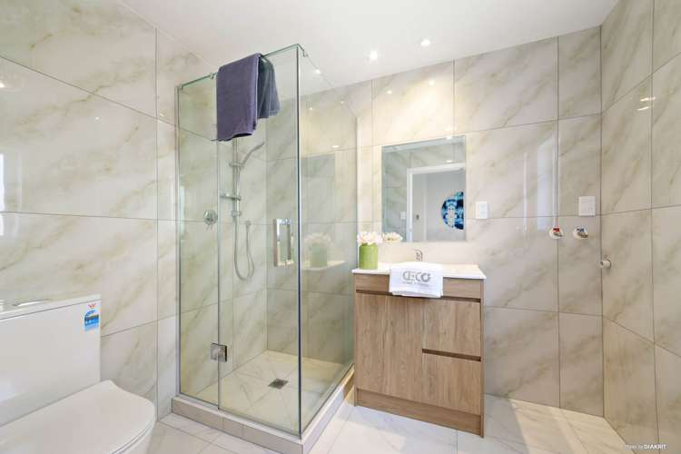 2/27 Peach Road Glenfield_9