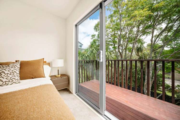 67 Fernhill Way Oteha_10