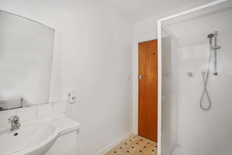 2/60 Grove Road Papakura_8