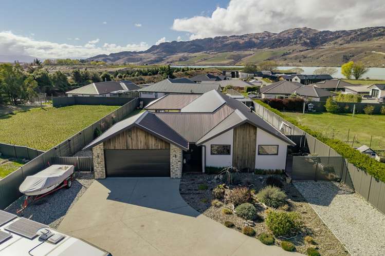 16 Pegasus Court, Mount Pisa_1