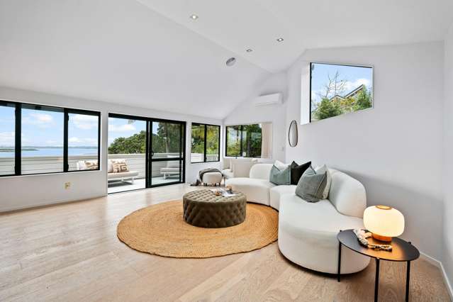 180 Degree Sea Views, Space & Holiday Vibes