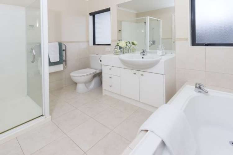 127 Middlefield Drive Flat Bush_14