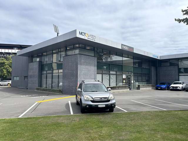 Modern Ground Floor Offices with 10 Car Parks