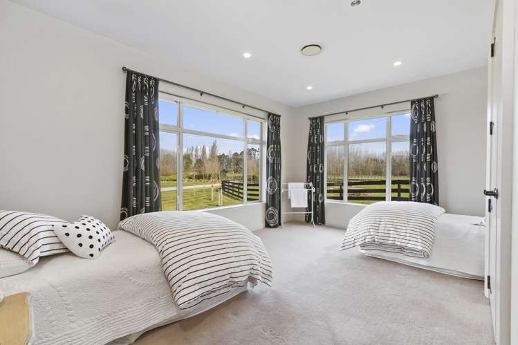 3 Old Windsor Lane Bottle Lake_12