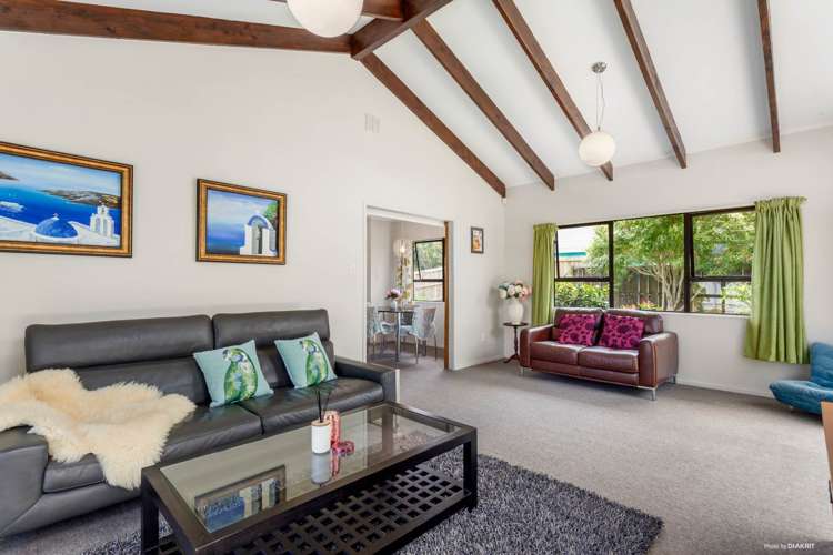 1/15 Tetrarch Place Totara Vale_1