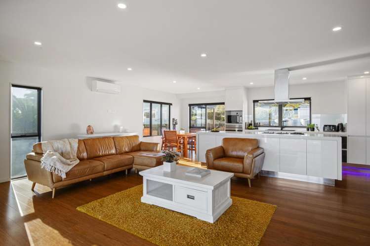 25 Kawakawa Bay Coast Road_5