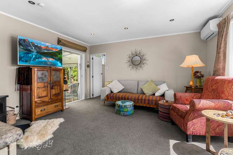 5A Whaka Street Maungaturoto_5