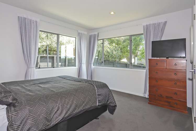 54 Hollister Lane Ohauiti_14