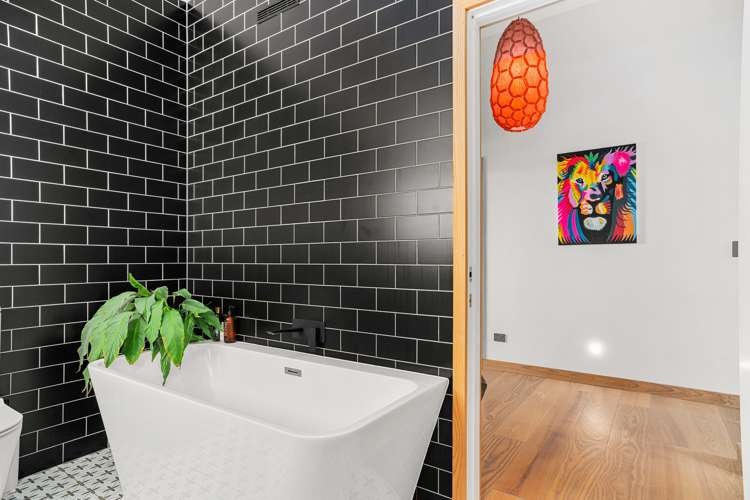 6 Soudley Court Jacks Point_21