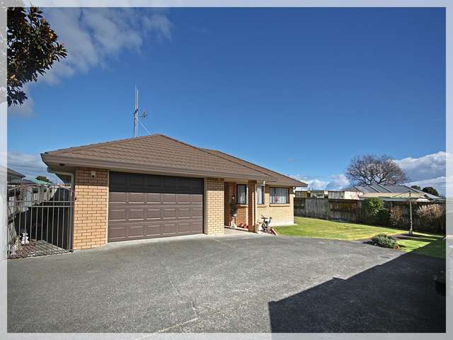 Low Maintenance Home Close to Town