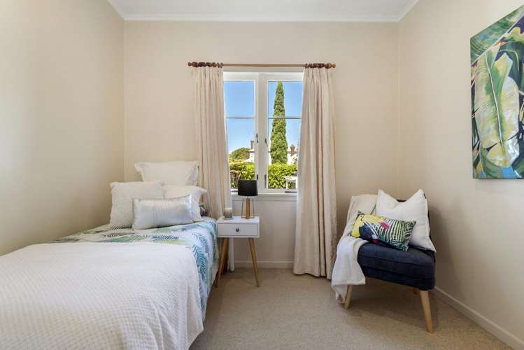 26A Queens Parade Devonport_11