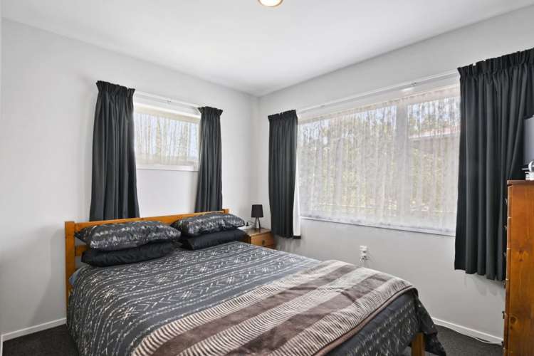 17 Tennyson Crescent Stoke_5