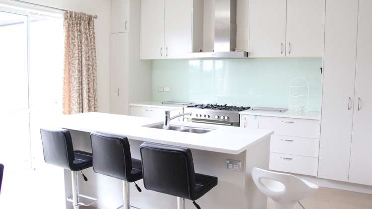 8 Bilancia Place Flat Bush_6