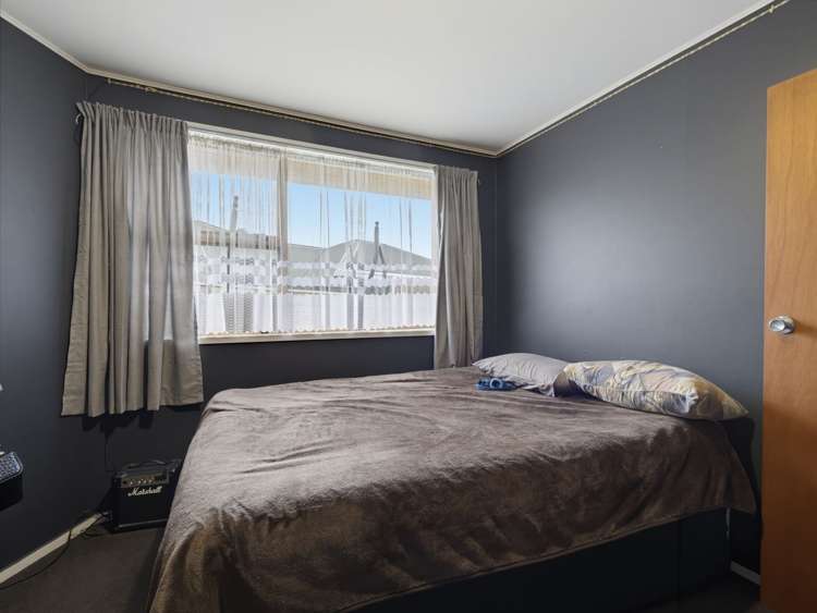 17 Burton Place Owhata_9