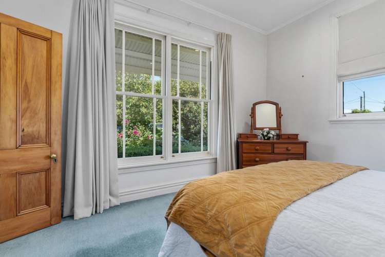 218 High Street South Carterton_14