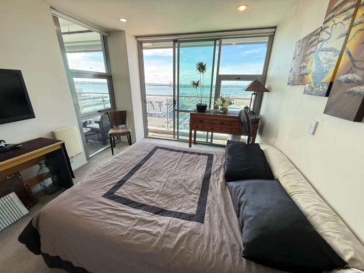 1304/30 Beach Road City Centre_9