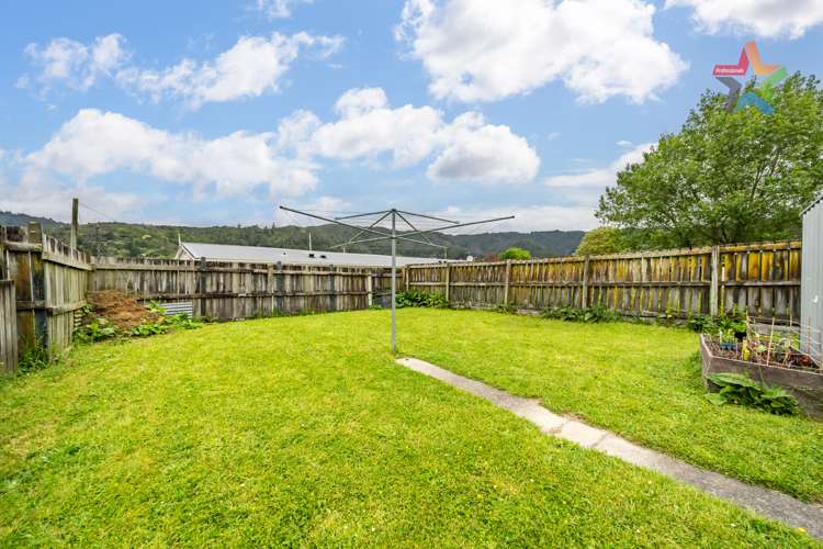 32 Bird Grove Stokes Valley_11