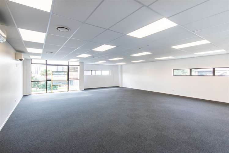 Office 5/15 Central Boulevard Silverdale_3