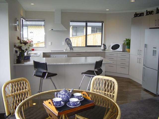 279 The Ridgeway Stoke_2