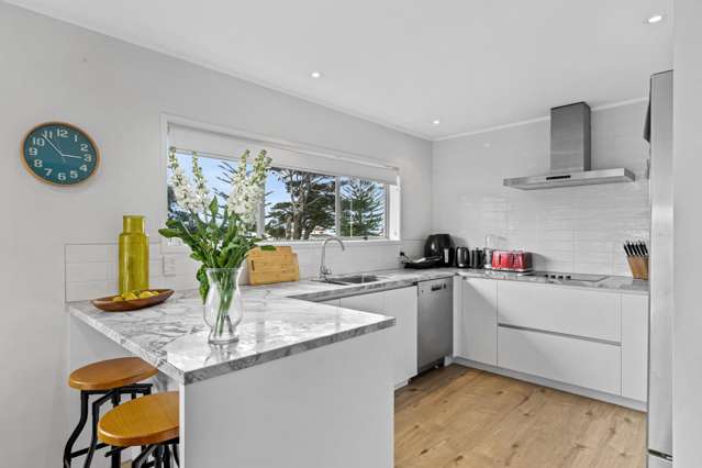 BEACHSIDE LIVING - TUCKED BACK WITH VIEWS