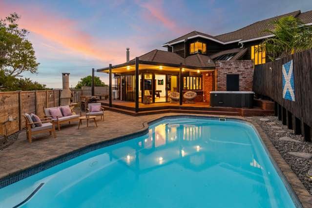 When Size Matters! 6 bedrooms, Stunning Seaviews
