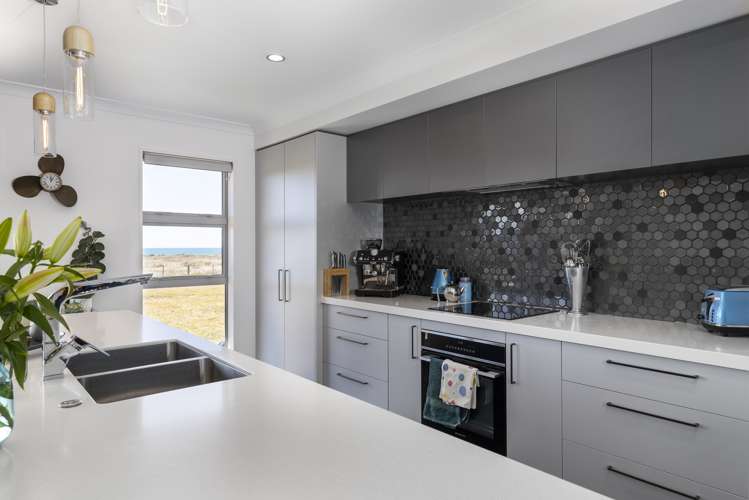 61 Edgewater Place Rarangi_7