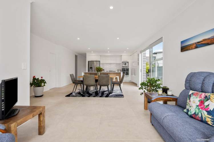 9 Taikura Avenue Red Beach_4