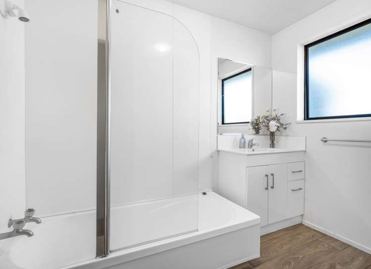 4/281 Main South Road Hornby_8