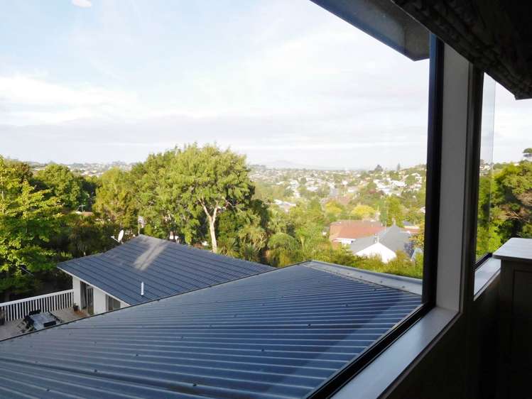 2/65 Sunset Road Totara Vale_5