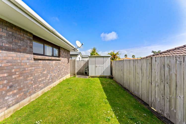 80 Saint Annes Crescent Wattle Downs_23