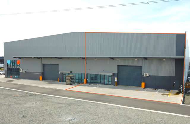 1,365m² Warehouse for lease in Islington