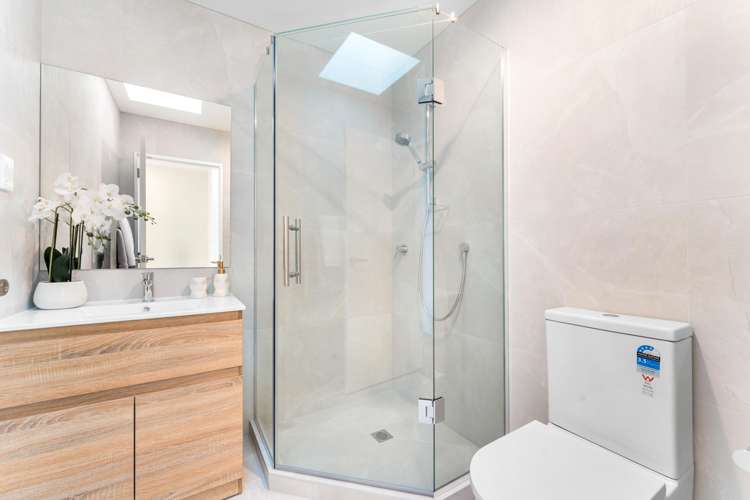 6&7/45 Smythe Road Henderson_14