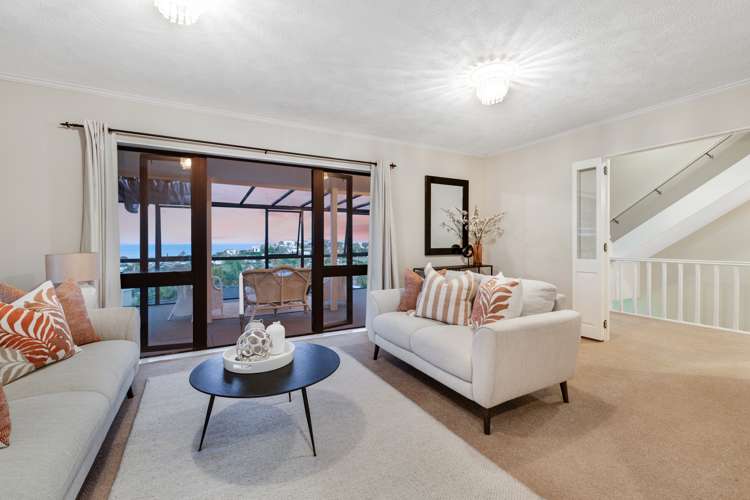 15 Higham Ferrers Place Red Beach_10