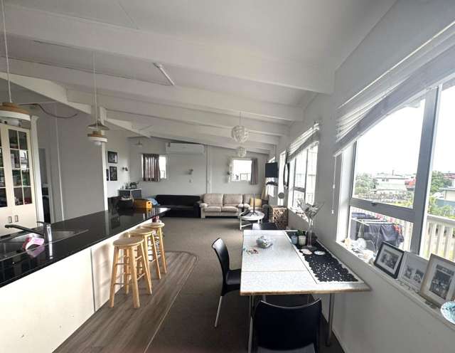 1B Bruce Street (Upstairs) Whitianga_2