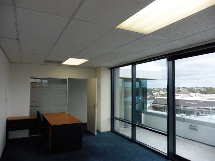 Suite 6/95 Hustmere Road Takapuna_9