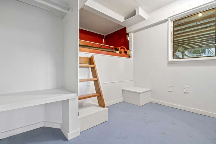 24 Ocean View Road Huia_13