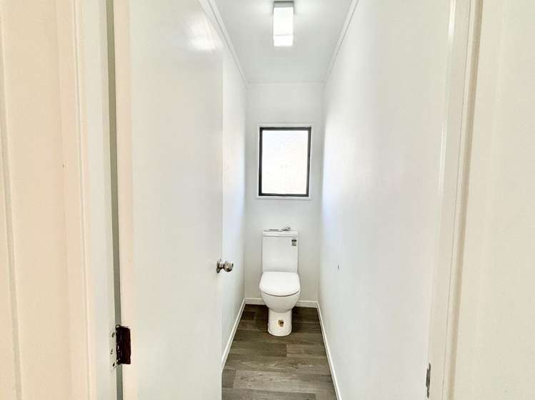 77 Meadowvale Rise Titirangi_15