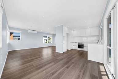 2/4 Rangitoto Terrace_1