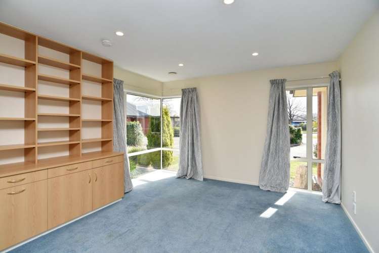 2c Hilton Drive Amberley_4