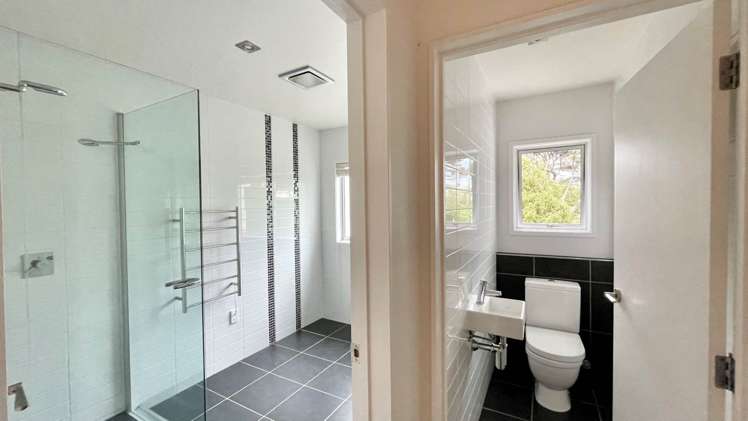 77 James Paige Lane Riverhead_16