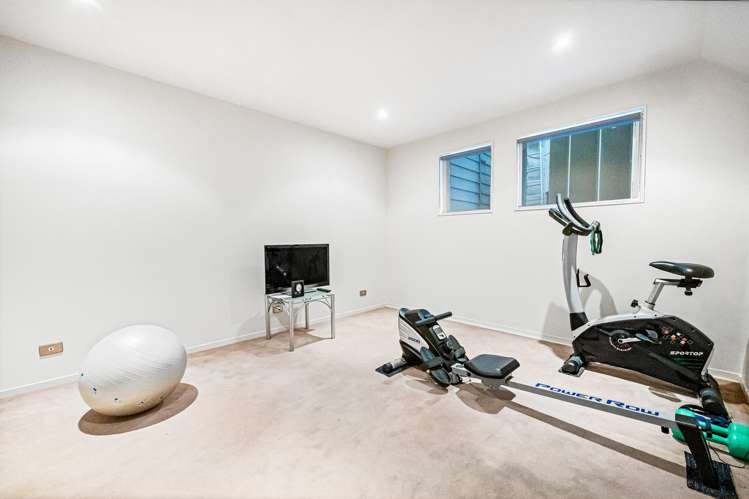 127 Beach Road Castor Bay_22