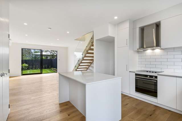 10/82 East Coast Road Milford_2