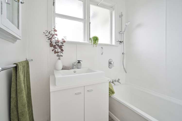 712 Oliphant Road Raureka_7