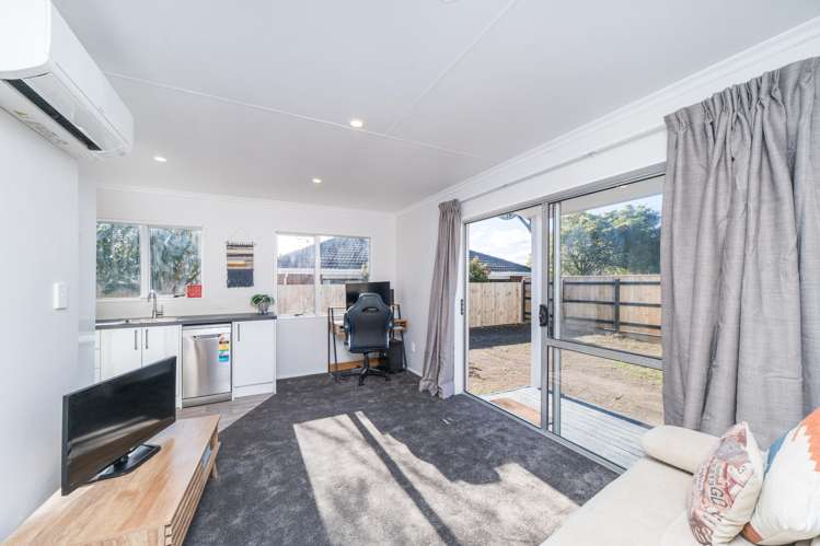 225A College Street West End_7