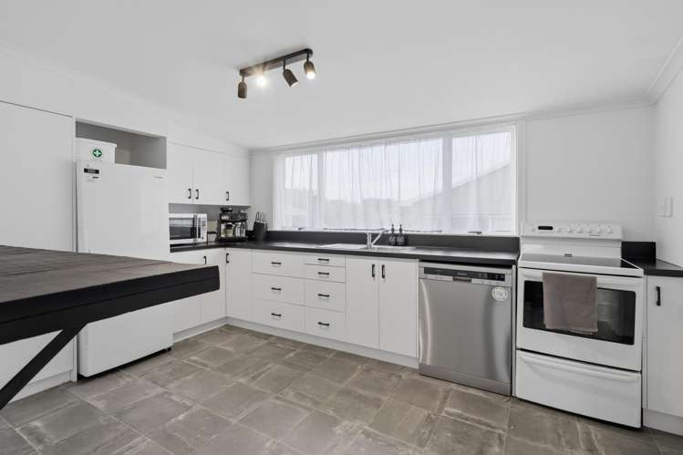 22 Coronation Street Strathern_1